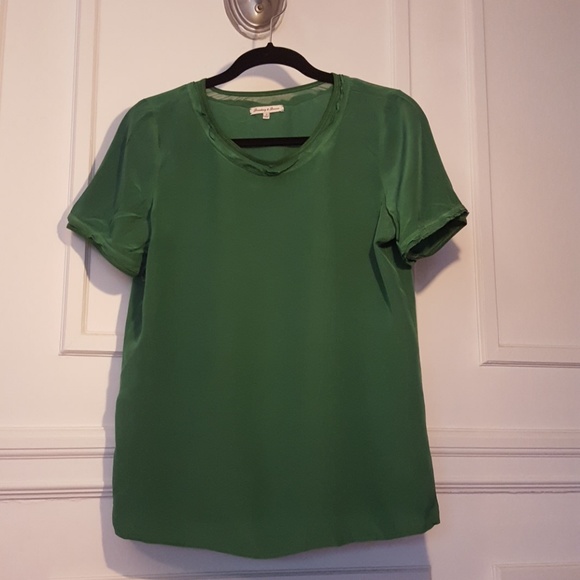 Emerald silk tee - Picture 1 of 2